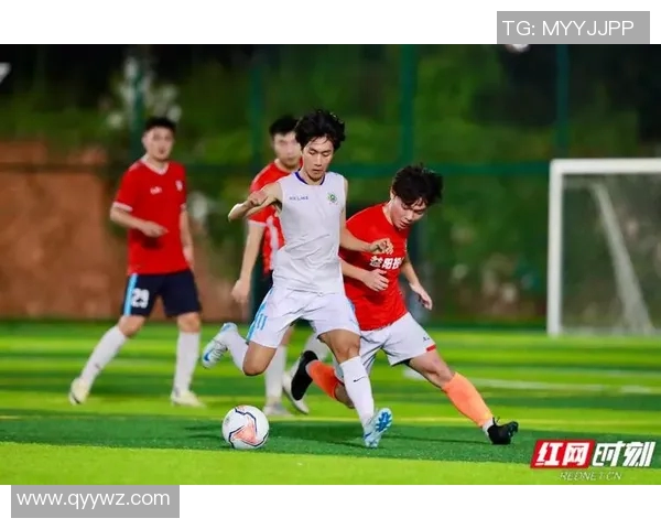 足球明星在绿茵场上的精彩瞬间与壮观风采尽显无遗的视觉盛宴